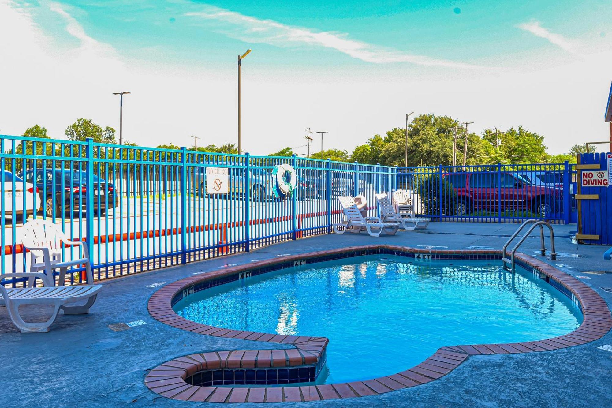 Oyo Hotel Irving Dfw Airport South Extérieur photo